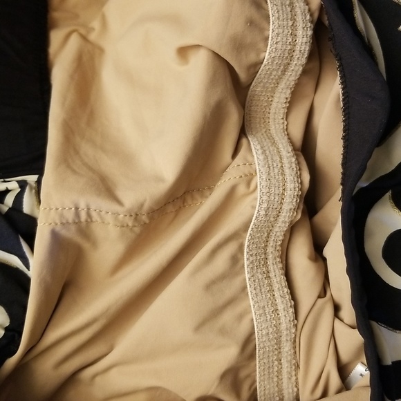 Tara Grinna black and cream swim top. Size small - Picture 10 of 10